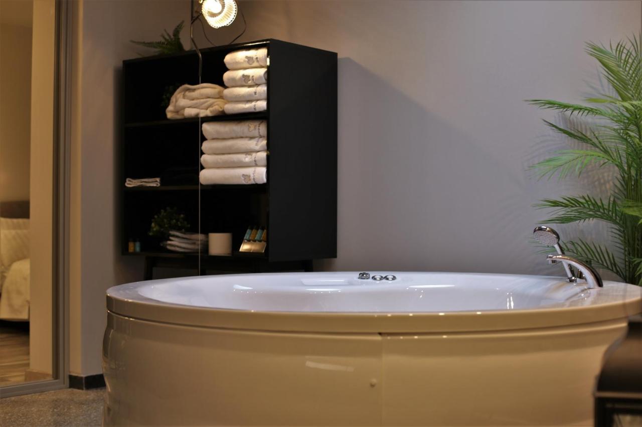 Rooster Suites Athén Kültér fotó
